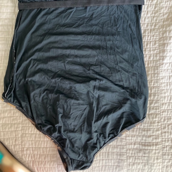 Carmen Marc Valvo Strapless Leopard Bathing Suit - Picture 8 of 10